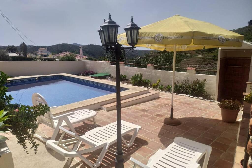 Casa Rosa Sedella Ferienhaus *